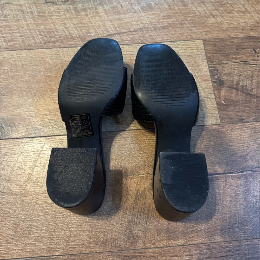 Qupid Black Ribbed Slide Block Heels - Picture 5 of 6